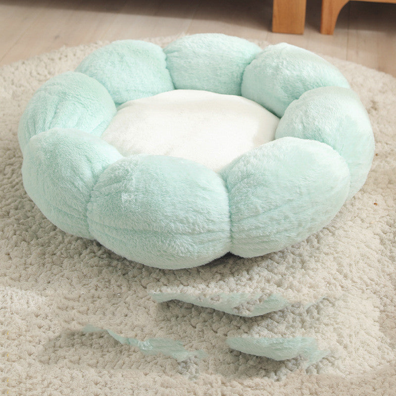 Flower-Shaped Plush Pet Bed with Soft Blanket for Cats & Small Dogs