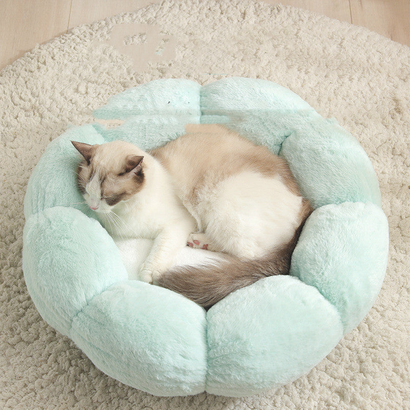 Flower-Shaped Plush Pet Bed with Soft Blanket for Cats &amp; Small Dogs