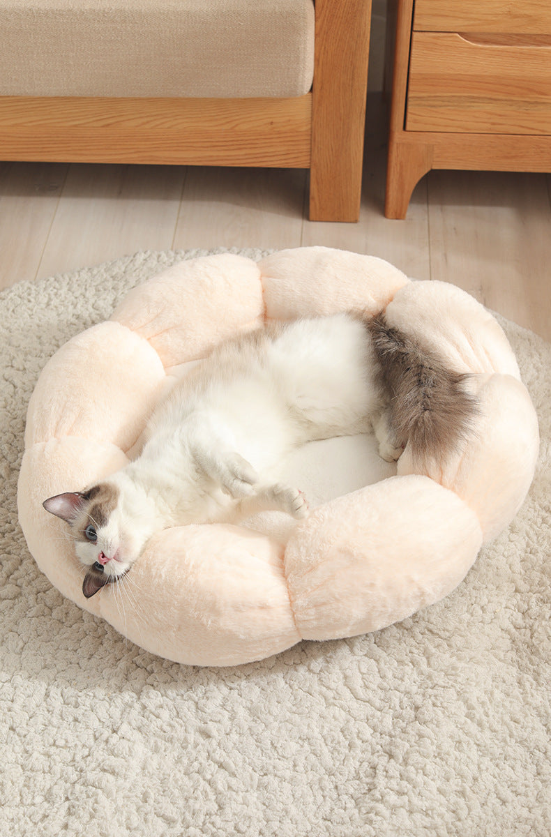 Flower-Shaped Plush Pet Bed with Soft Blanket for Cats &amp; Small Dogs
